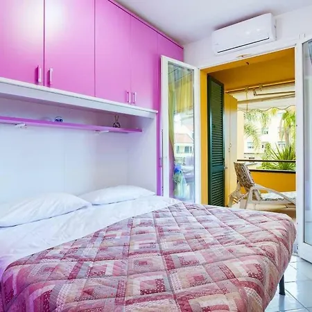Garage, Piscina, Accesso A Mare E Pista Ciclabile Appartamento *